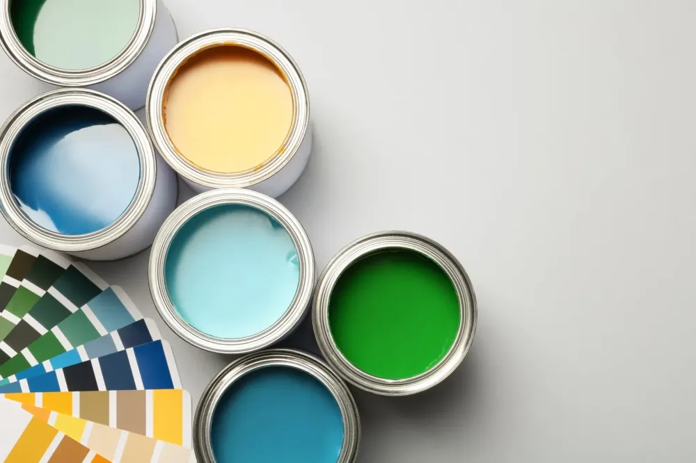 pot de peinture couleur pastel